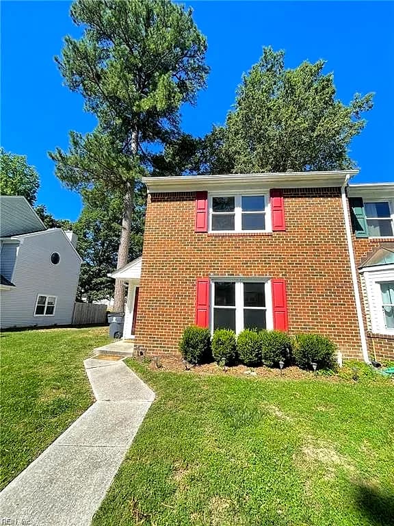 110 Kingsbridge LN, YORKTOWN VA 23692 - Photo 2