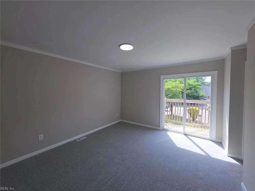 12 Glouchester CIR, CHESAPEAKE VA 23320 - Photo 5