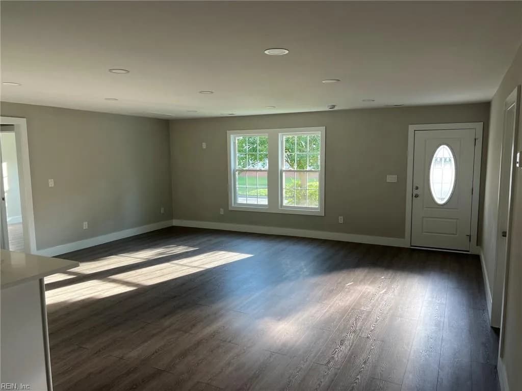 2105 Piedmont AVE, PORTSMOUTH VA 23704 - Photo 5
