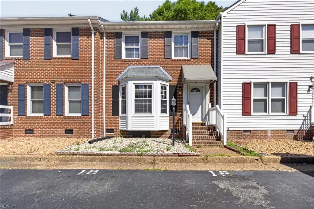 18 COLONIES LNDG, HAMPTON VA 23669 - Photo 2