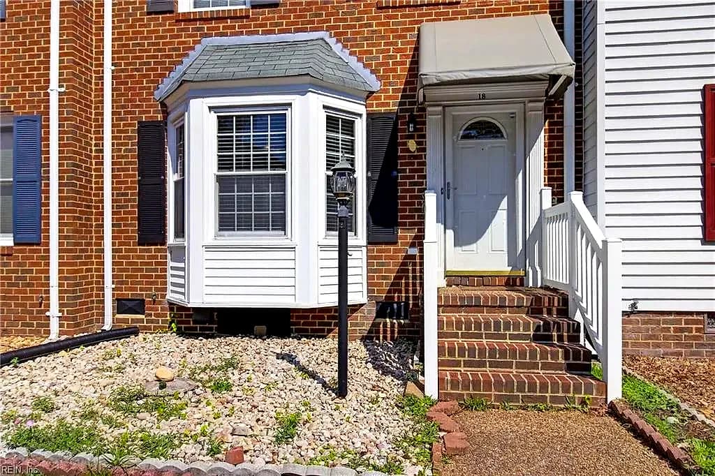 18 COLONIES LNDG, HAMPTON VA 23669 - Photo 3