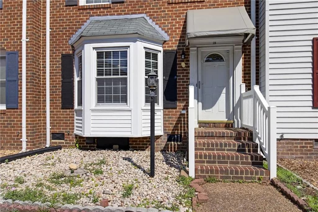 18 COLONIES LNDG, HAMPTON VA 23669 - Photo 3