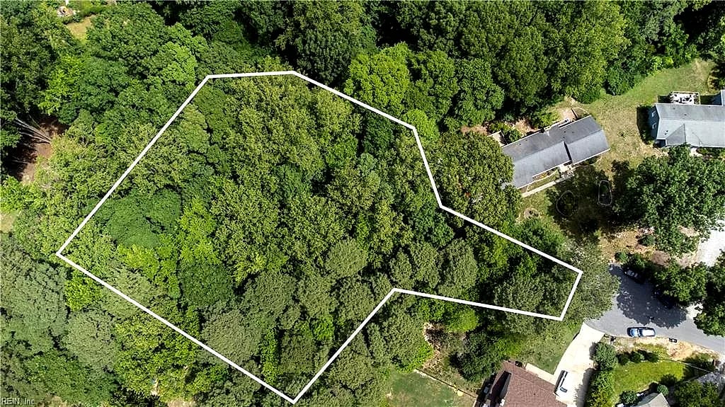 105 Lorac CT, Williamsburg — Land and Farms