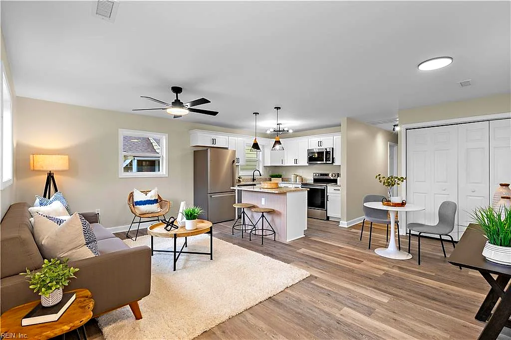 726 Hemlock AVE, Hampton — 3 bed Residential, 1,033 sqft