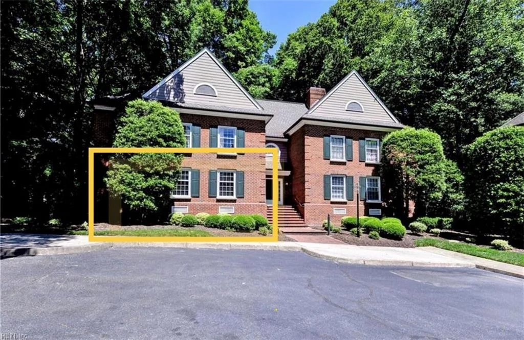 208 Woodmere DR #B, Williamsburg — 2 bed Residential, 1,322 sqft