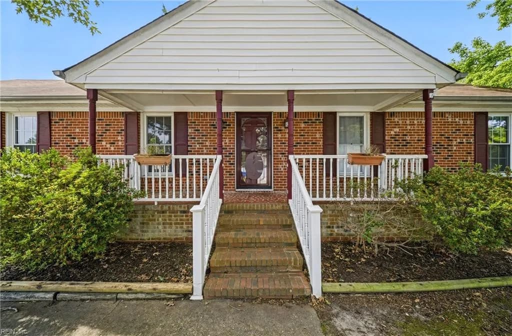908 Landing Creek DR, CHESAPEAKE VA 23323 - Photo 3