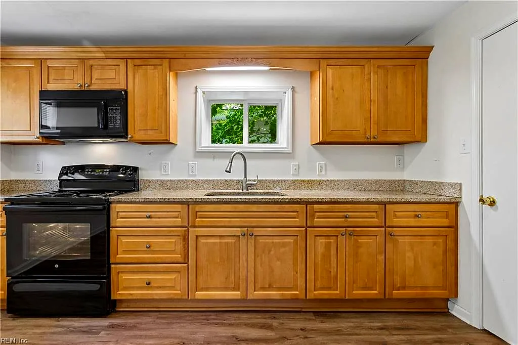 1007 Quash ST, Hampton — 3 bed Residential, 1,300 sqft