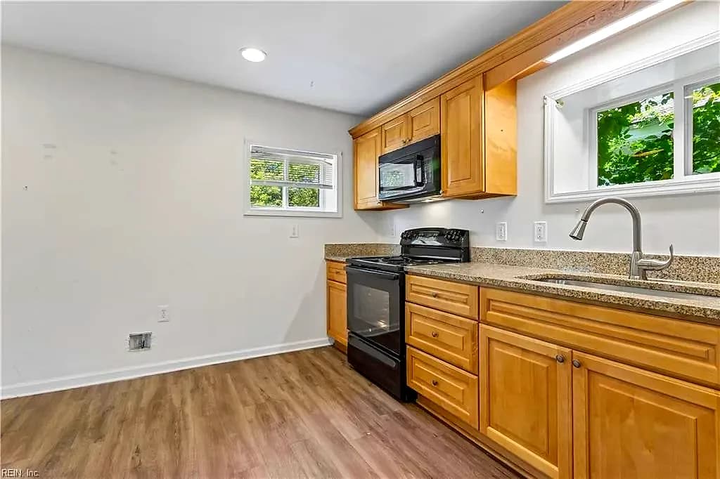 1007 Quash ST, HAMPTON VA 23669 - Photo 3
