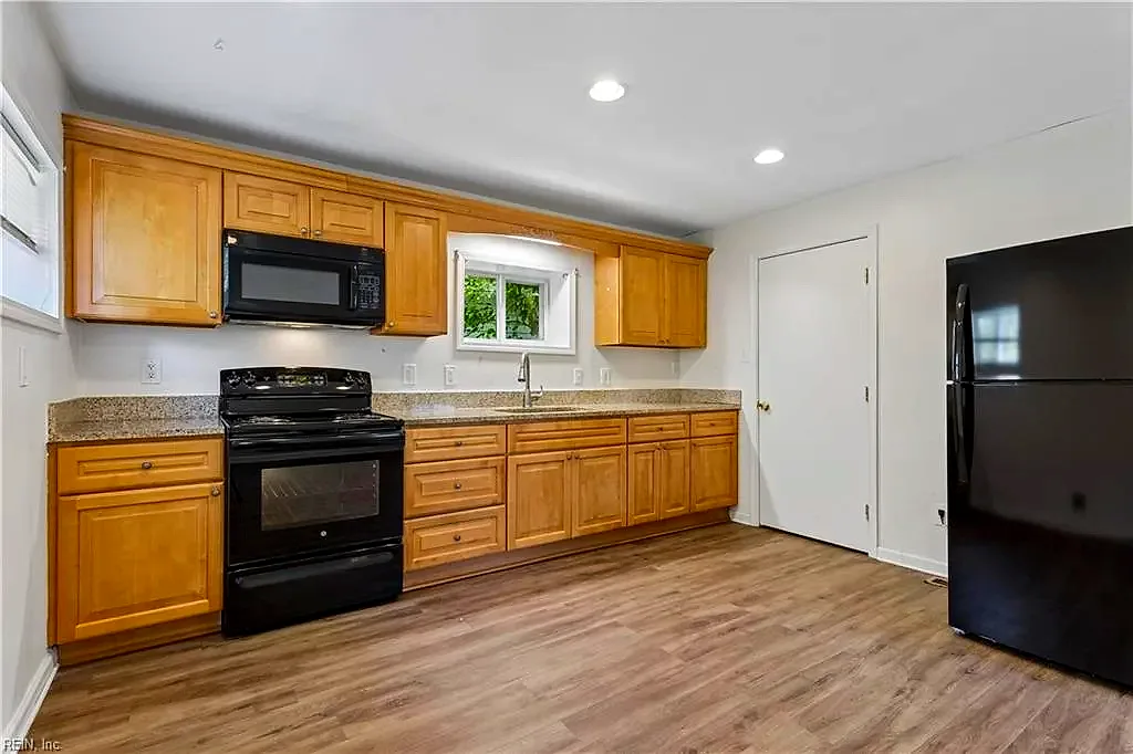 1007 Quash ST, HAMPTON VA 23669 - Photo 4