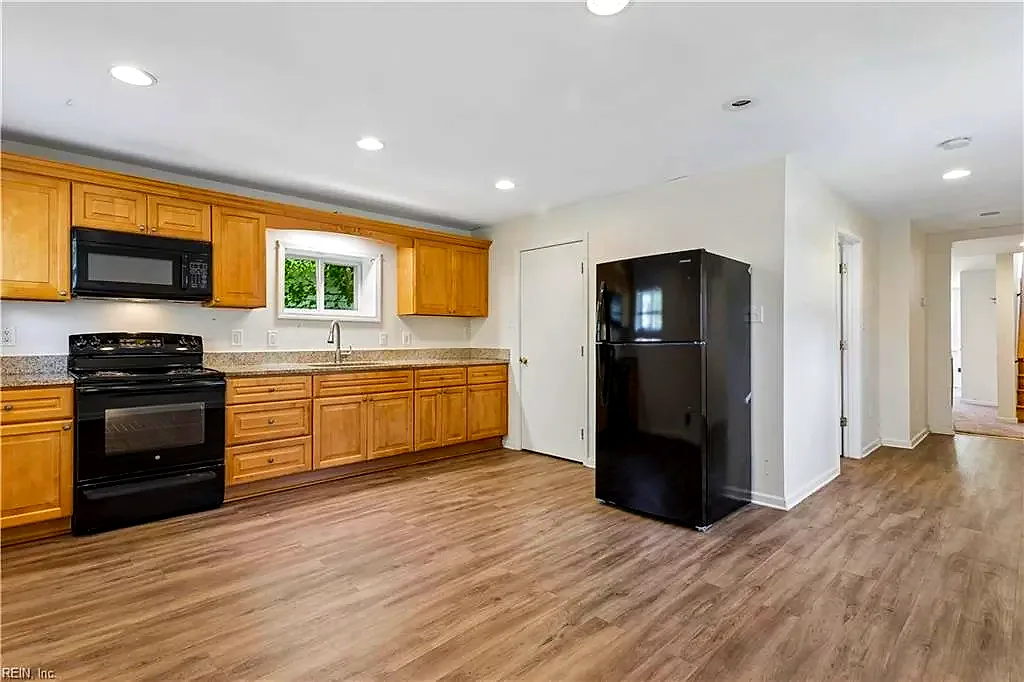 1007 Quash ST, HAMPTON VA 23669 - Photo 5
