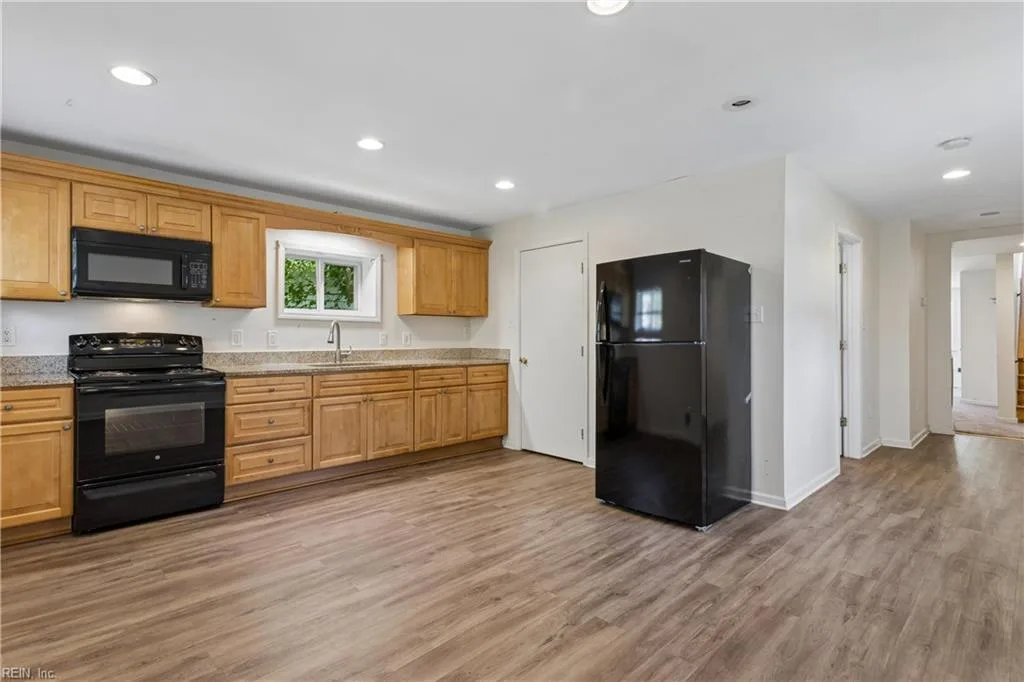 1007 Quash ST, HAMPTON VA 23669 - Photo 5