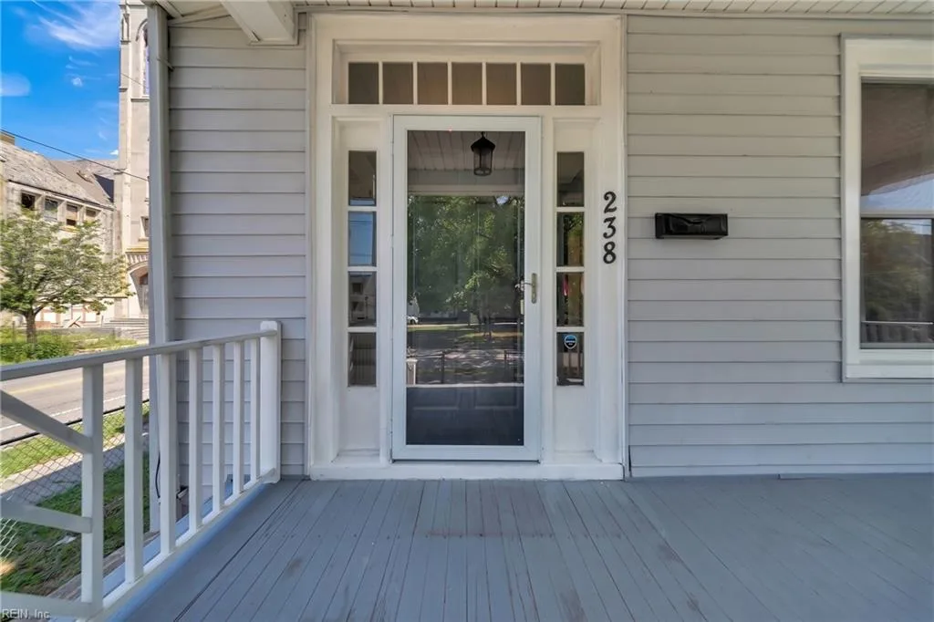 238 W 33rd ST, NORFOLK VA 23504 - Photo 5