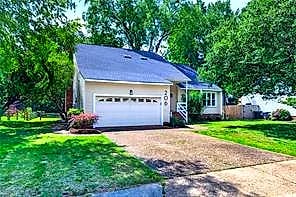 206 Admiral CT, Hampton — 4 bed Residential, 2,600 sqft