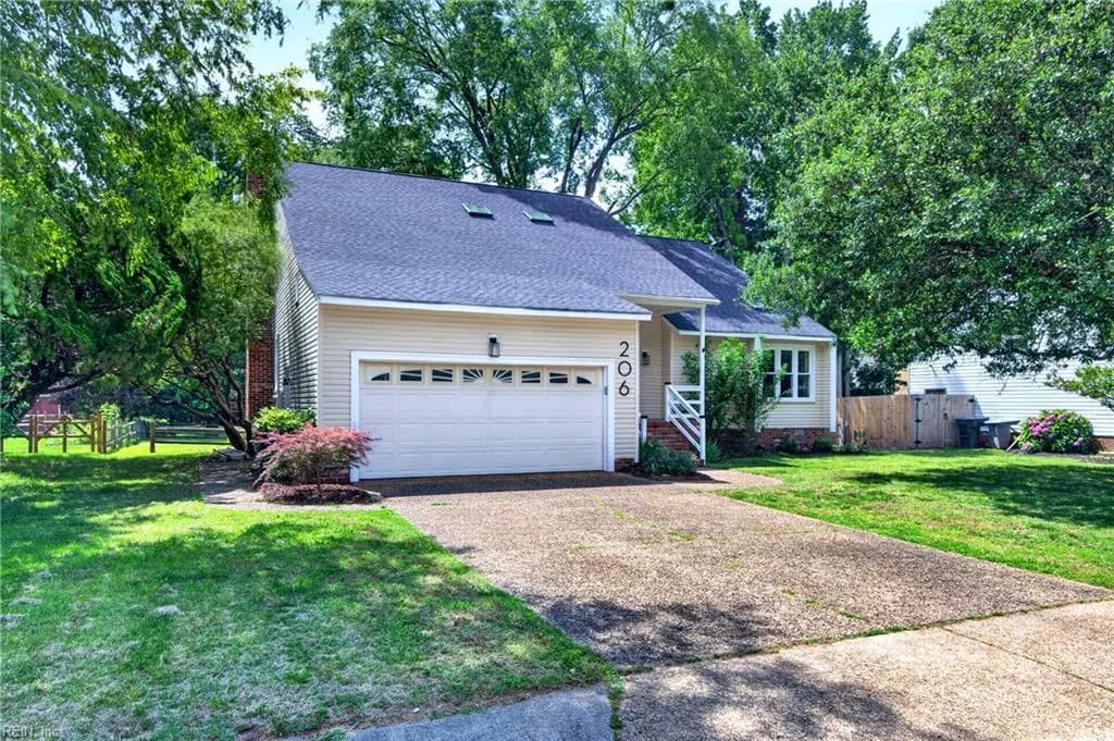 206 Admiral CT, HAMPTON VA 23669 - Photo 2