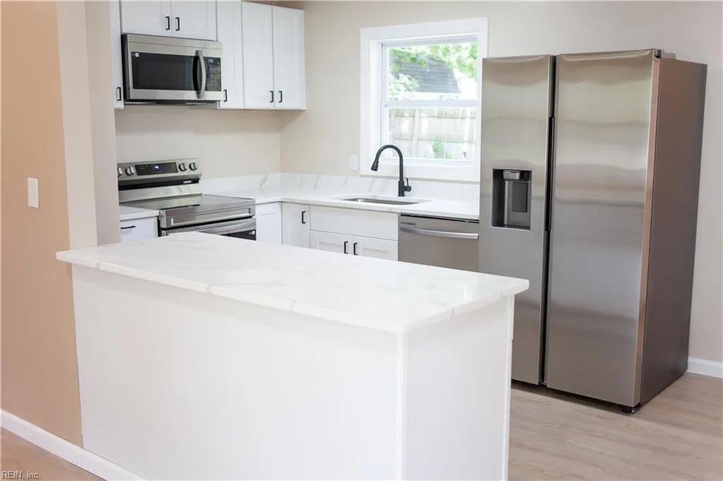 213 Shawen DR, HAMPTON VA 23669 - Photo 5