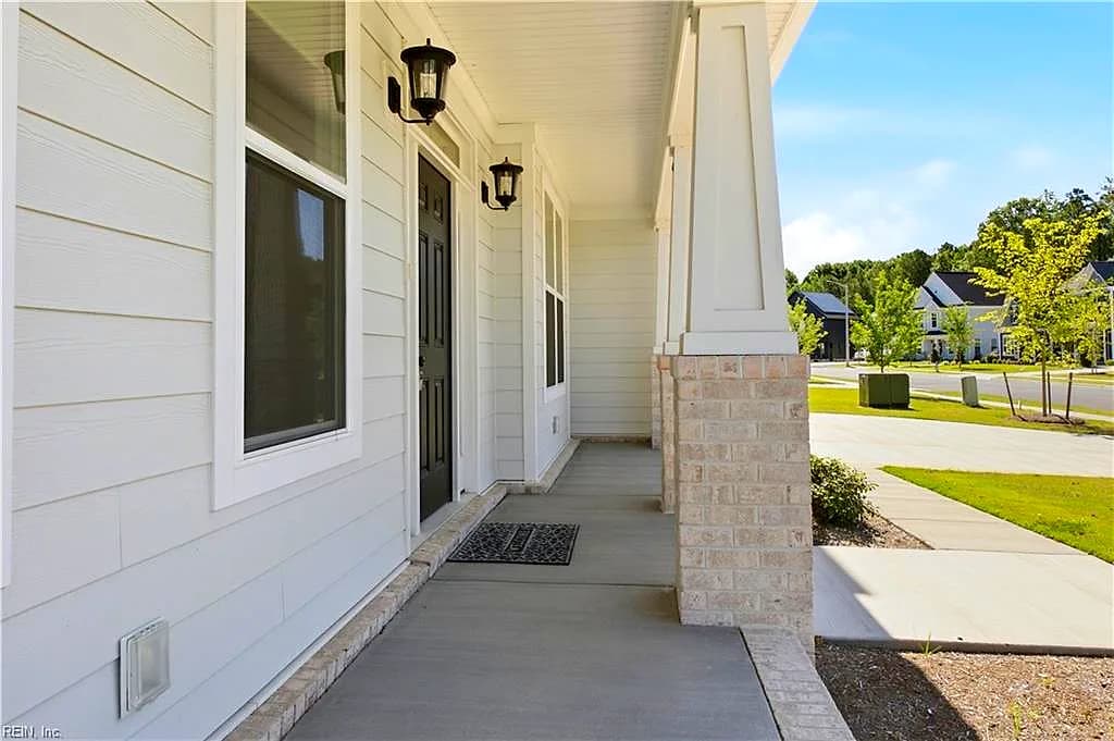 150 Hessian LOOP, CHESAPEAKE VA 23322 - Photo 5