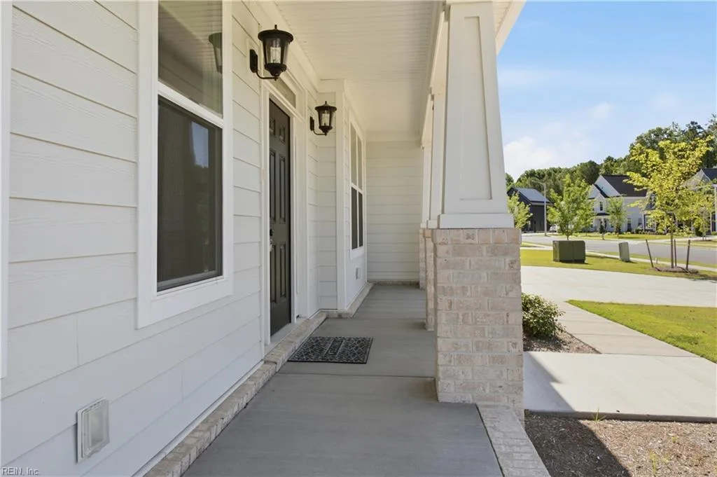 150 Hessian LOOP, CHESAPEAKE VA 23322 - Photo 5