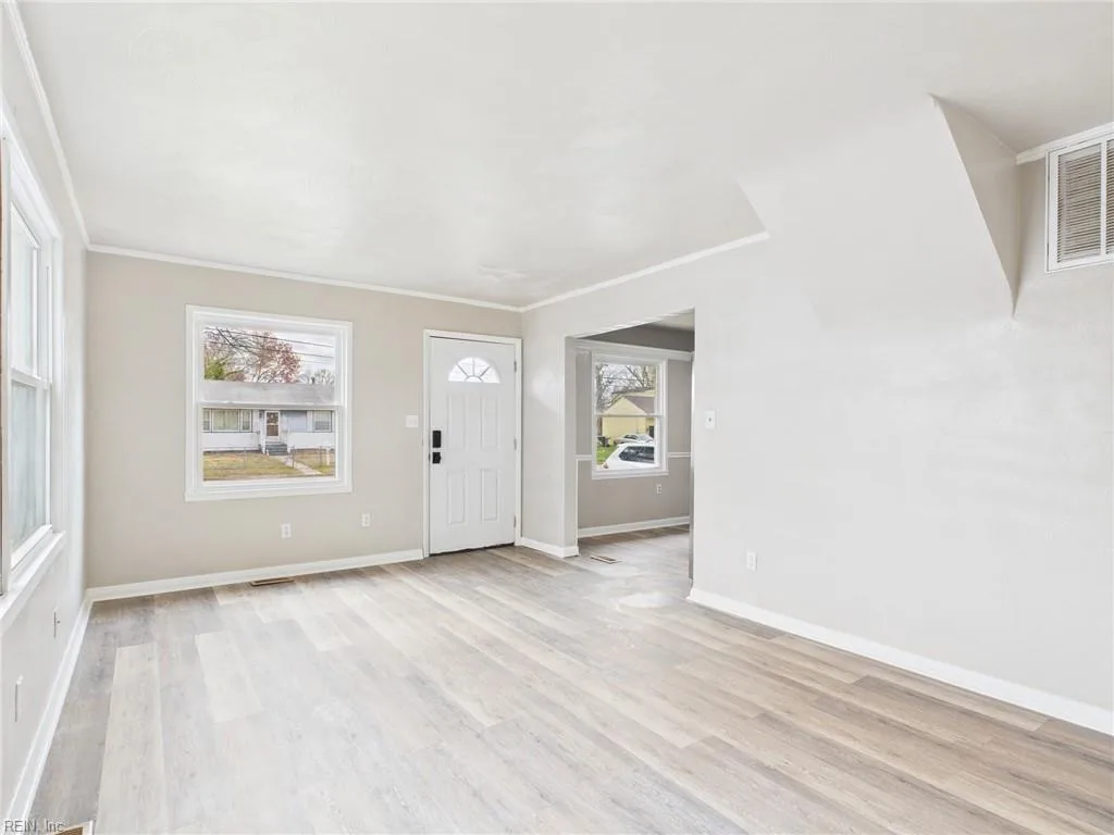 3304 Greenwood DR, HAMPTON VA 23666 - Photo 5