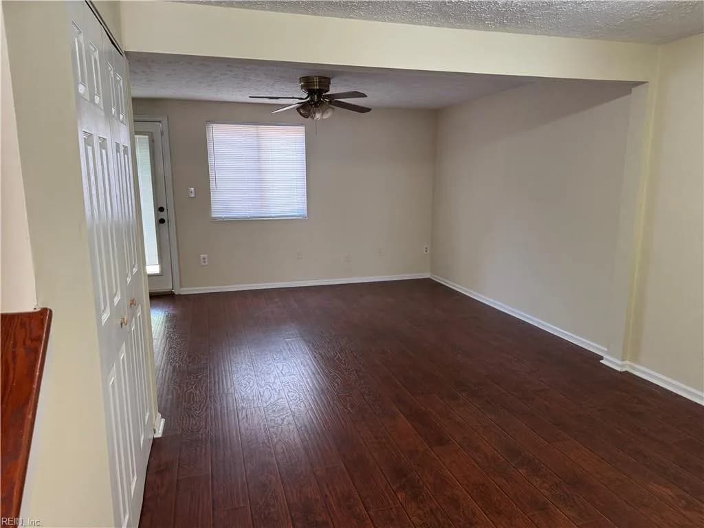 46 Lucinda CT, HAMPTON VA 23666 - Photo 4