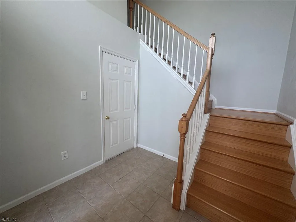 9462 Bay Front DR, NORFOLK VA 23518 - Photo 4