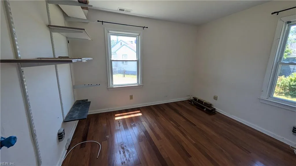 23 Laurel DR, HAMPTON VA 23669 - Photo 4