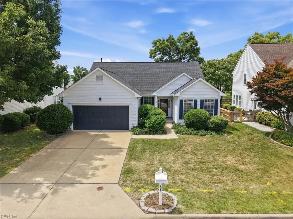 906 Hanson DR, NEWPORTNEWS VA 23602 - Photo 3