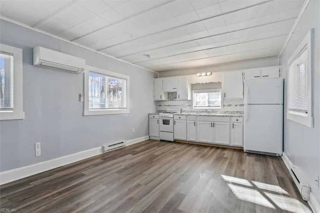 222 Woodhaven RD #A, NEWPORTNEWS VA 23608 - Photo 4