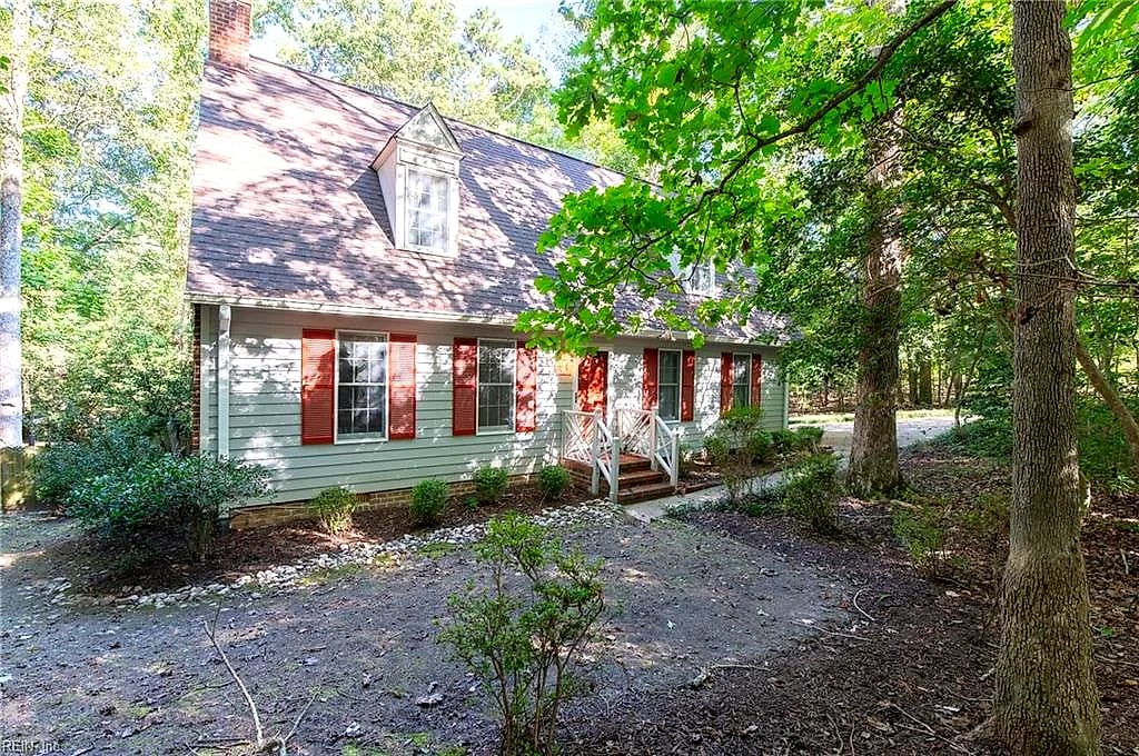 2 Buford RD, Williamsburg — 3 bed Residential, 2,000 sqft