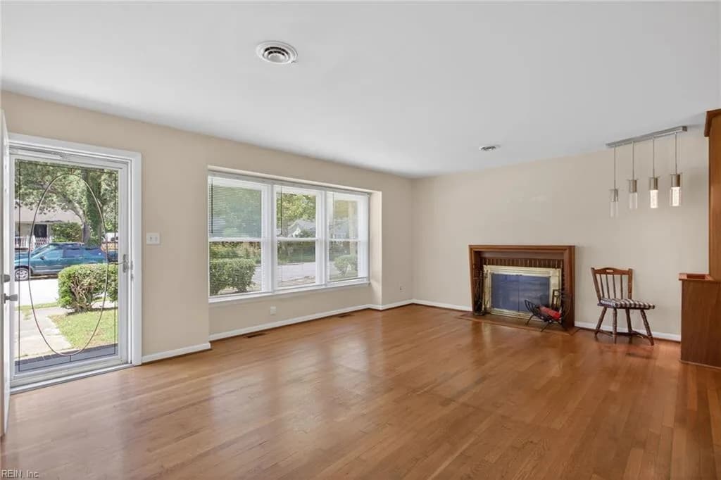 118 Claremont AVE, HAMPTON VA 23661 - Photo 3