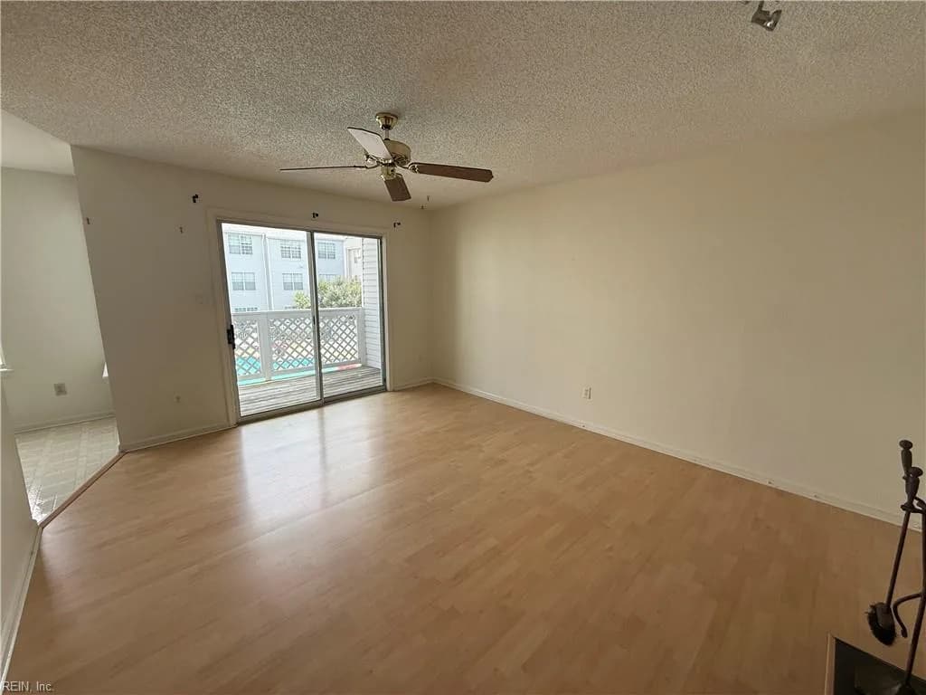620 Shoreham CT #204, VIRGINIABEACH VA 23451 - Photo 3