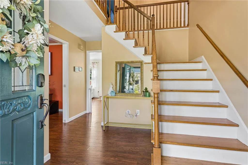 101 Azalea DR, YORKTOWN VA 23692