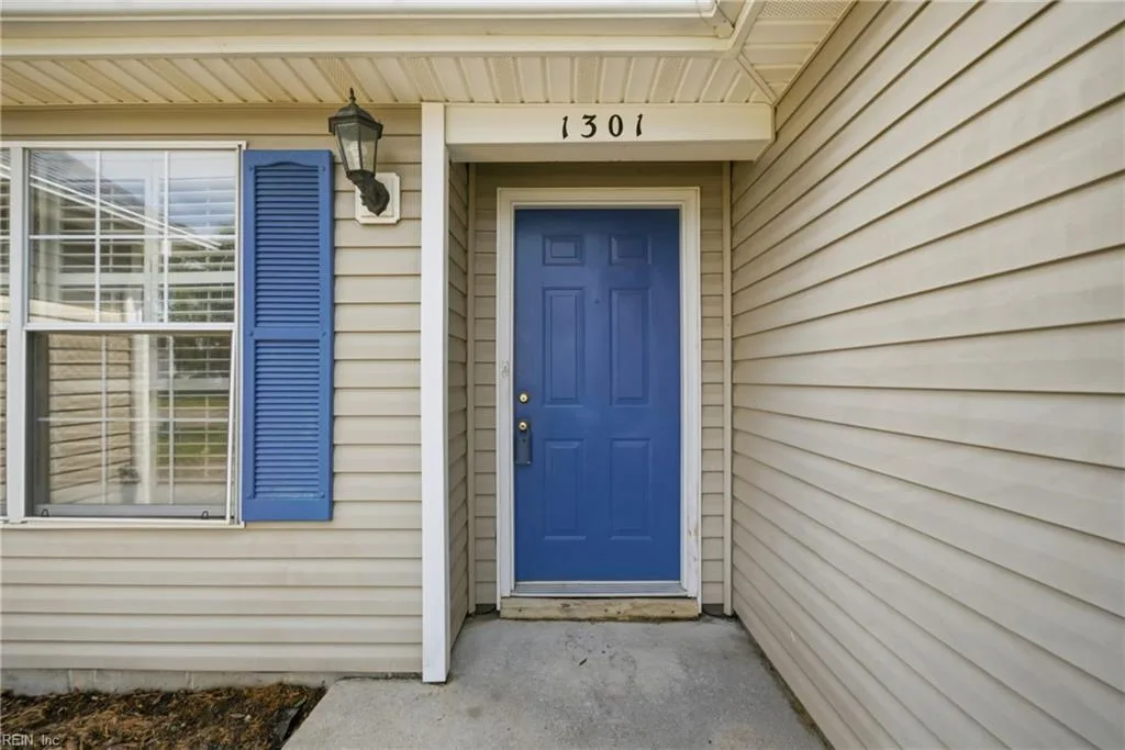 1301 Pinecroft LN, CHESAPEAKE VA 23323 - Photo 3