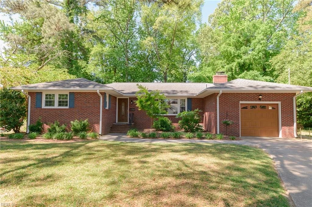 10 Lucerne CIR, NEWPORTNEWS VA 23606 - Main photo