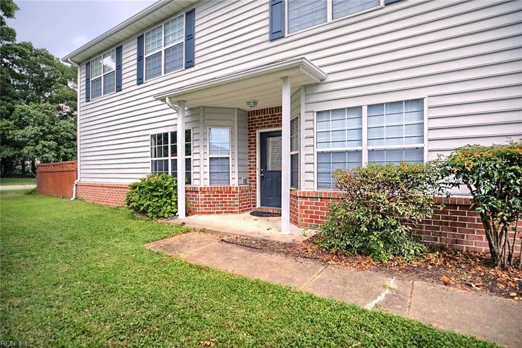 417 Belmont CIR, YORKTOWN VA 23693 - Photo 4