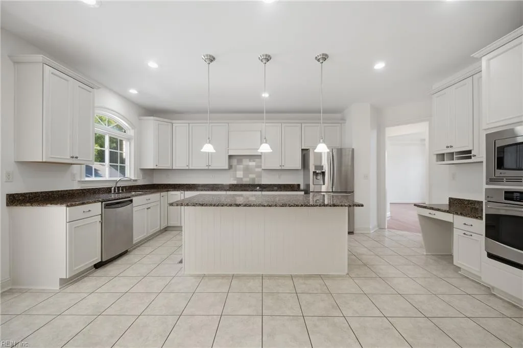 1417 Kemp Bridge LN, CHESAPEAKE VA 23320 - Photo 4