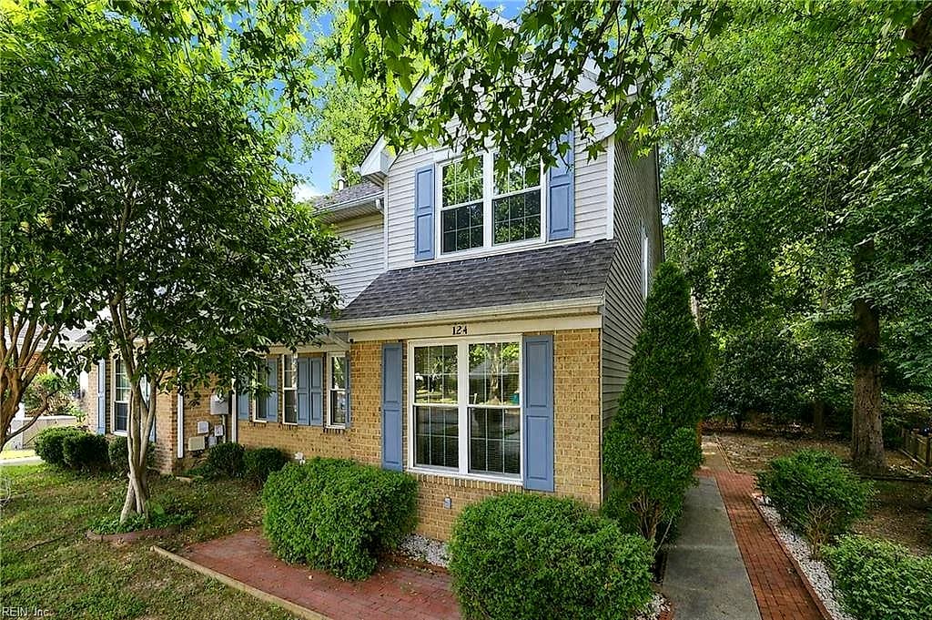 124 Creekstone DR, NEWPORT NEWS VA 23603 - Main photo