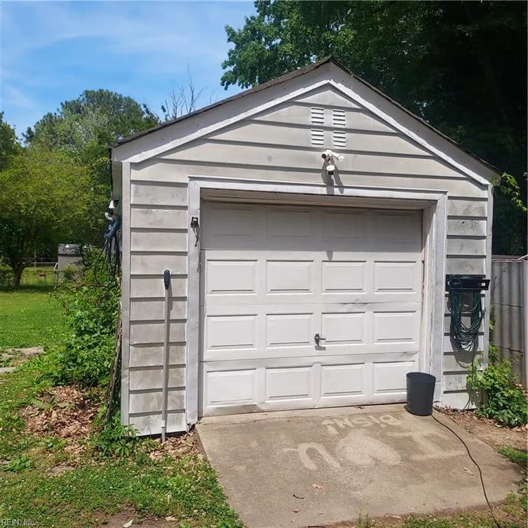 107 Rosewood DR, HAMPTON VA 23669 - Photo 3