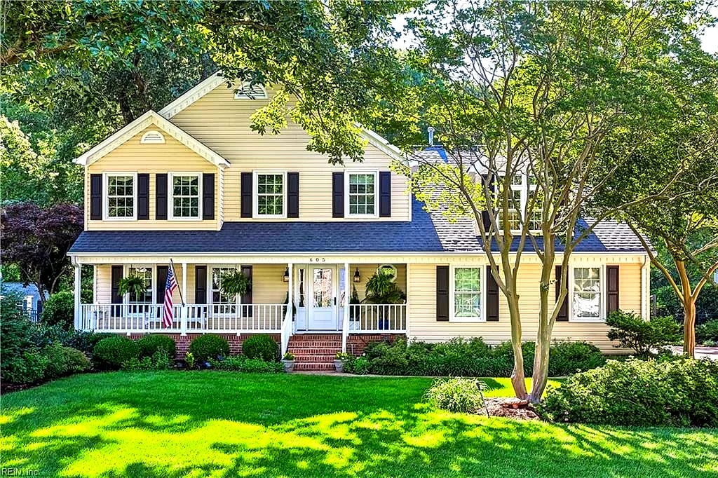 605 Lakeland CRES, Yorktown — 4 bed Residential, 3,049 sqft