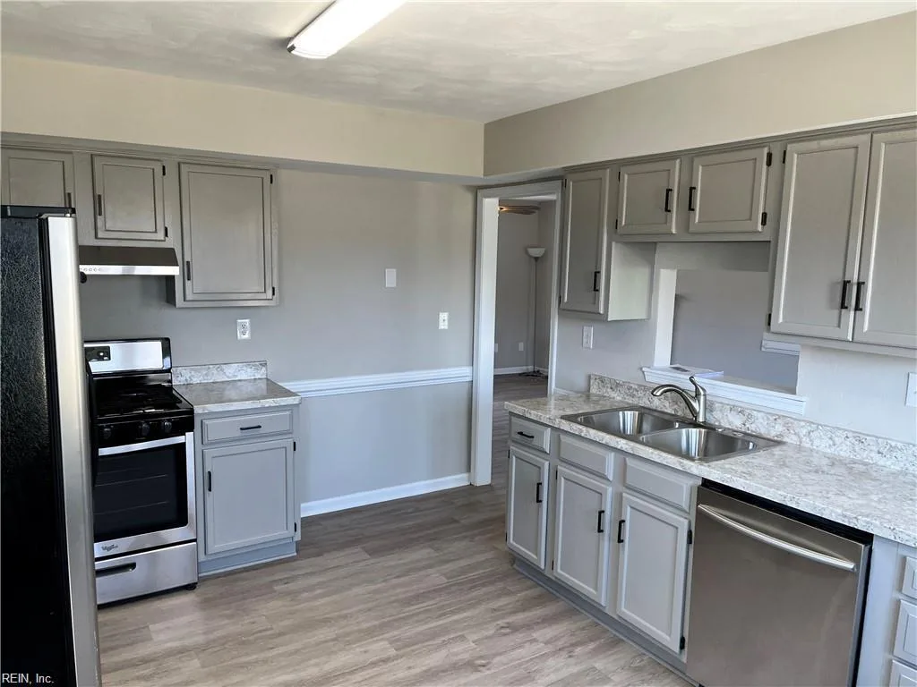 2052 Manassas RN, VIRGINIABEACH VA 23464 - Photo 5