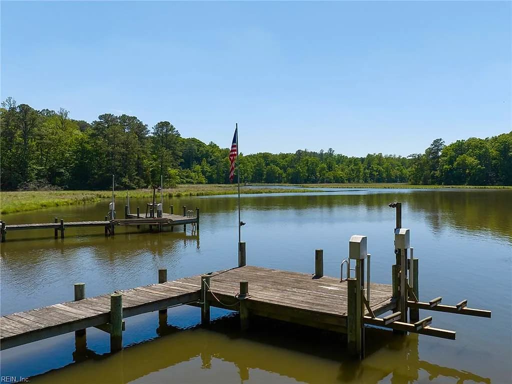 11688 River Crest DR, GLOUCESTER VA 23061 - Photo 3