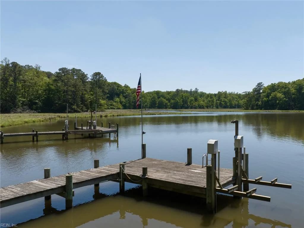 11688 River Crest DR, GLOUCESTER VA 23061 - Photo 3