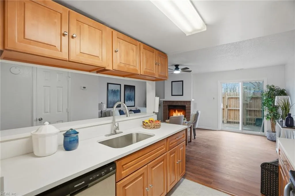 1966 Darnell DR, VIRGINIABEACH VA 23455 - Photo 2