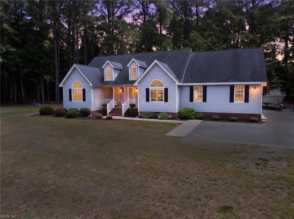 44 Fleetwood CIR, MATHEWS VA 23109 - Photo 3