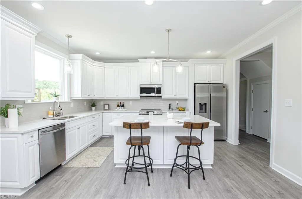 413 Octavia DR, YORKTOWN VA 23693 - Photo 2