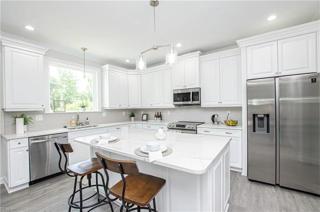 413 Octavia DR, YORKTOWN VA 23693 - Photo 4