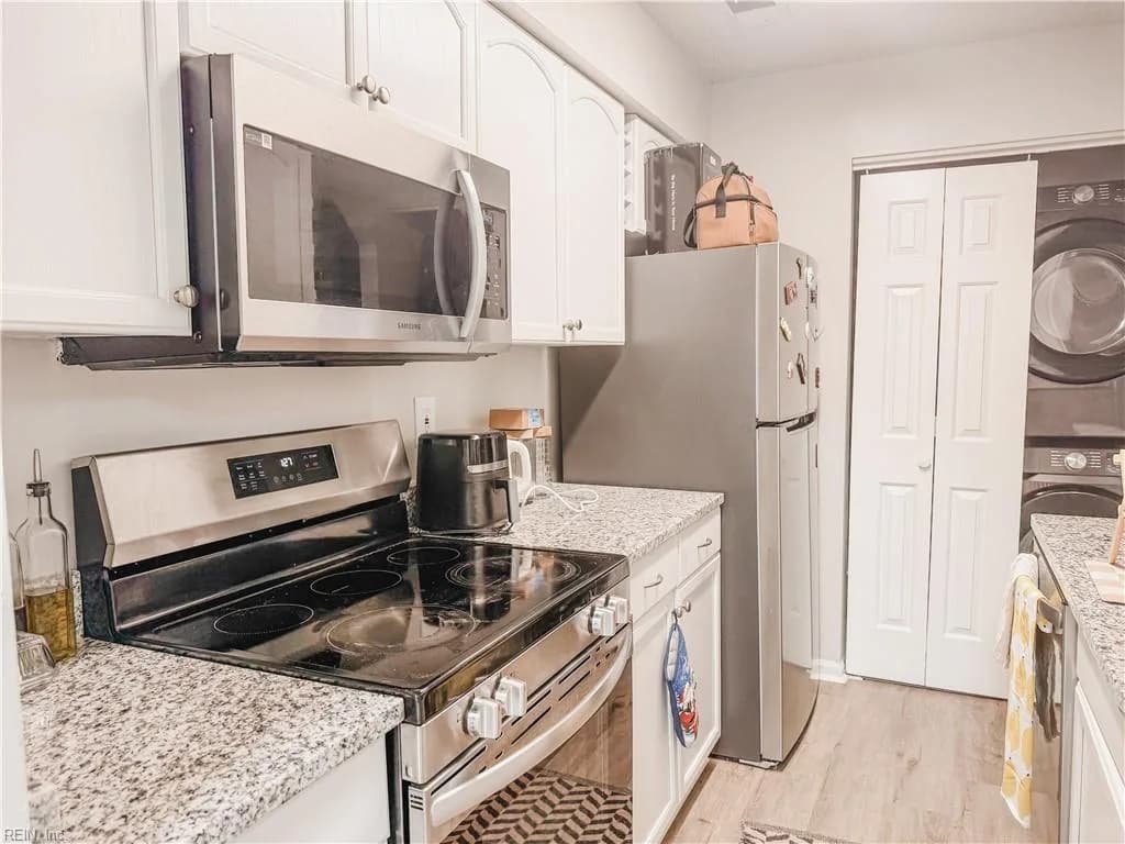 5433 Campus DR, VIRGINIABEACH VA 23462 - Photo 4