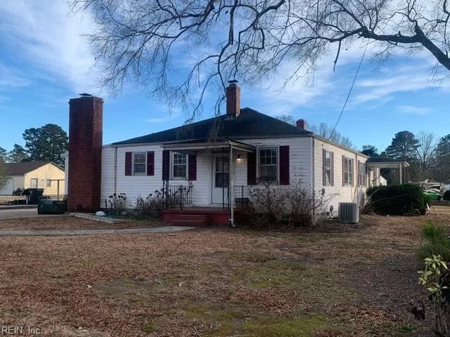 147 Country Club RD, FRANKLIN VA 23851 - Main photo