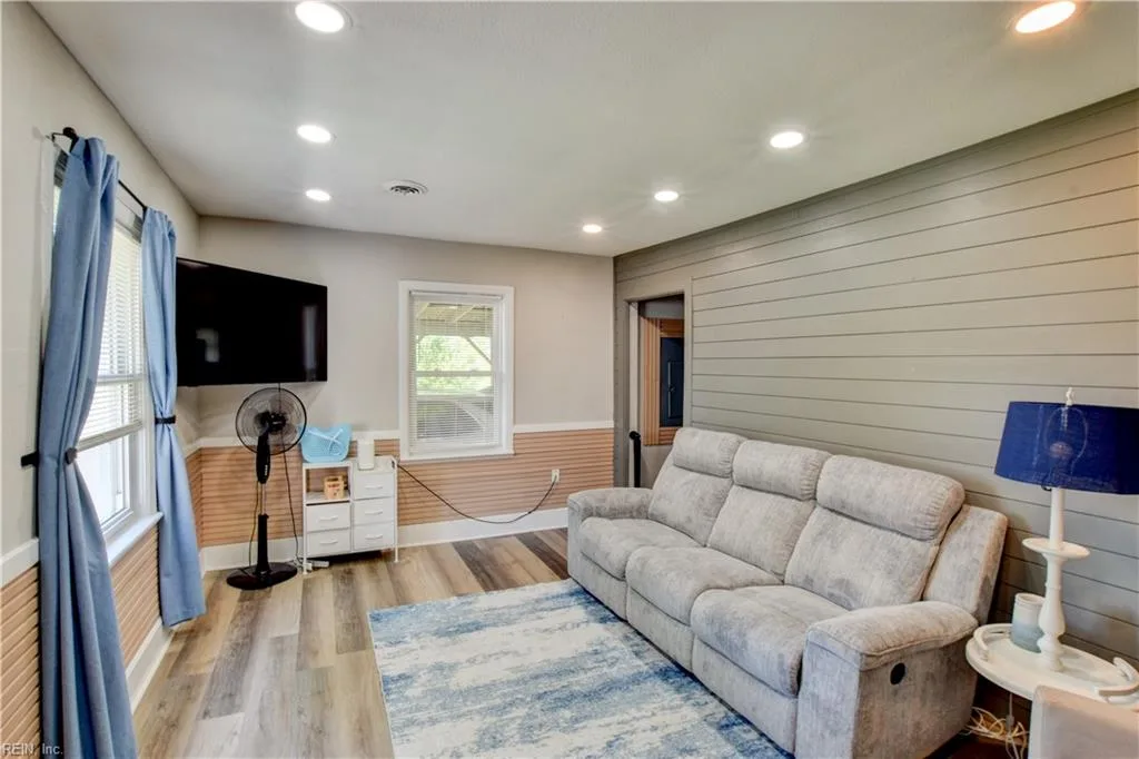 2 Clover ST, HAMPTON VA 23669 - Photo 3