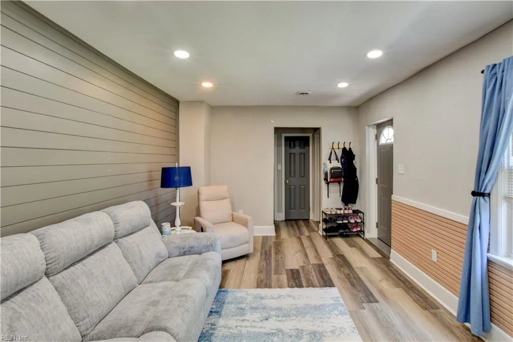 2 Clover ST, HAMPTON VA 23669 - Photo 4