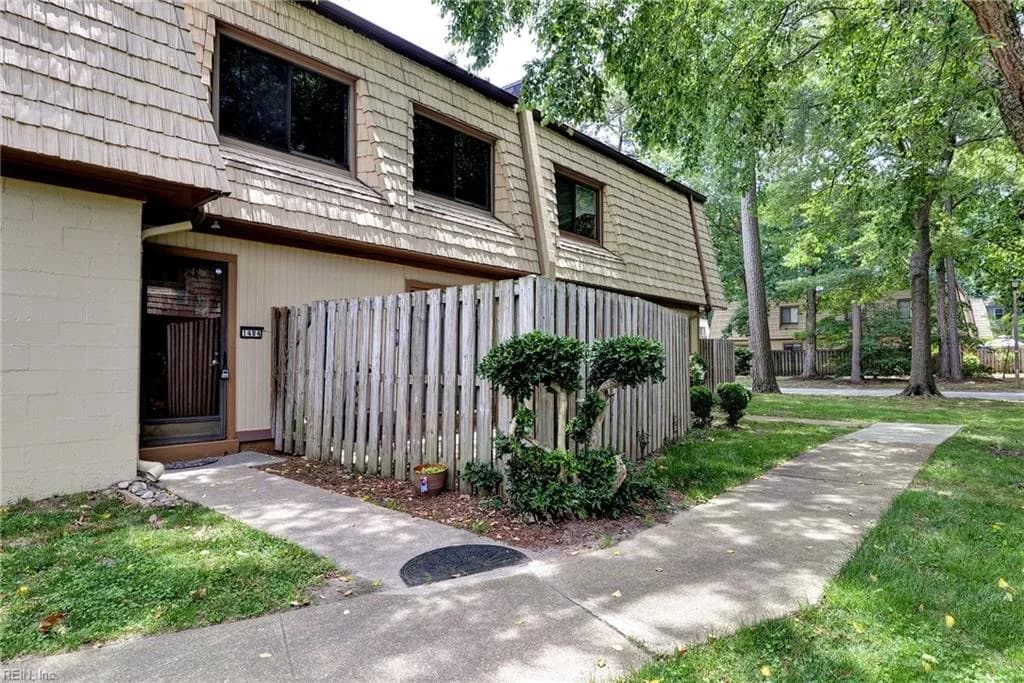 1484 Ventura WAY, NEWPORTNEWS VA 23608 - Main photo